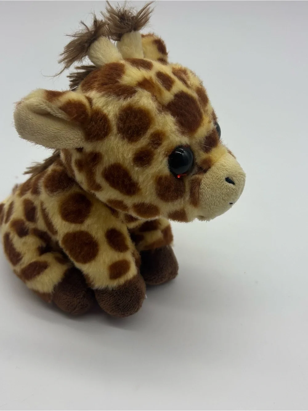 Ty Brown and Cream Giraffe Beanie Plush with Dark Brown Hooves